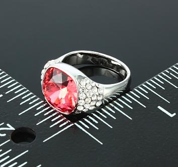 PINK N WHITE SWAROVSKI CRYSTAL RING-sz8.5